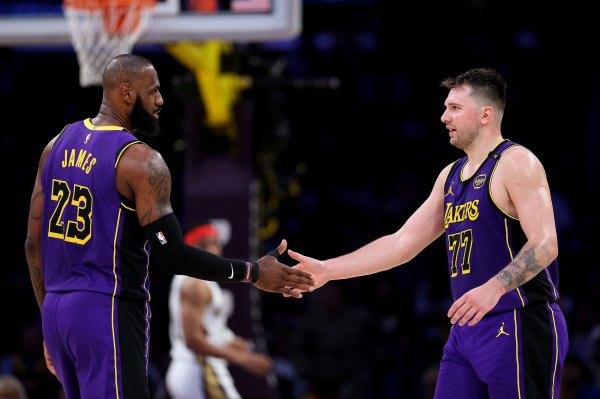Pierce: Lakers không thể xây dựng một đội vô địch quanh East Zhan. Họ là những người bảo vệ tồi tệ nhất trong đội