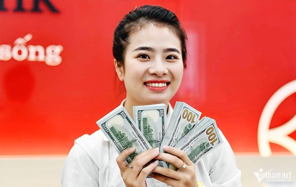 Giá đô la ngân hàng vượt quá VND26.300, mức cao nhất từng được ghi nhận
